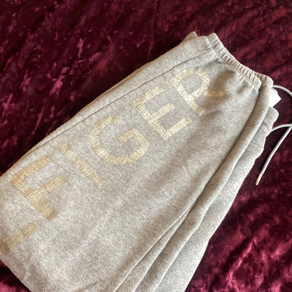 grey sweatpants